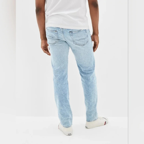 AE AirFlex+ Distressed Relaxed Straight Jean 28 - Picture 9 of 10